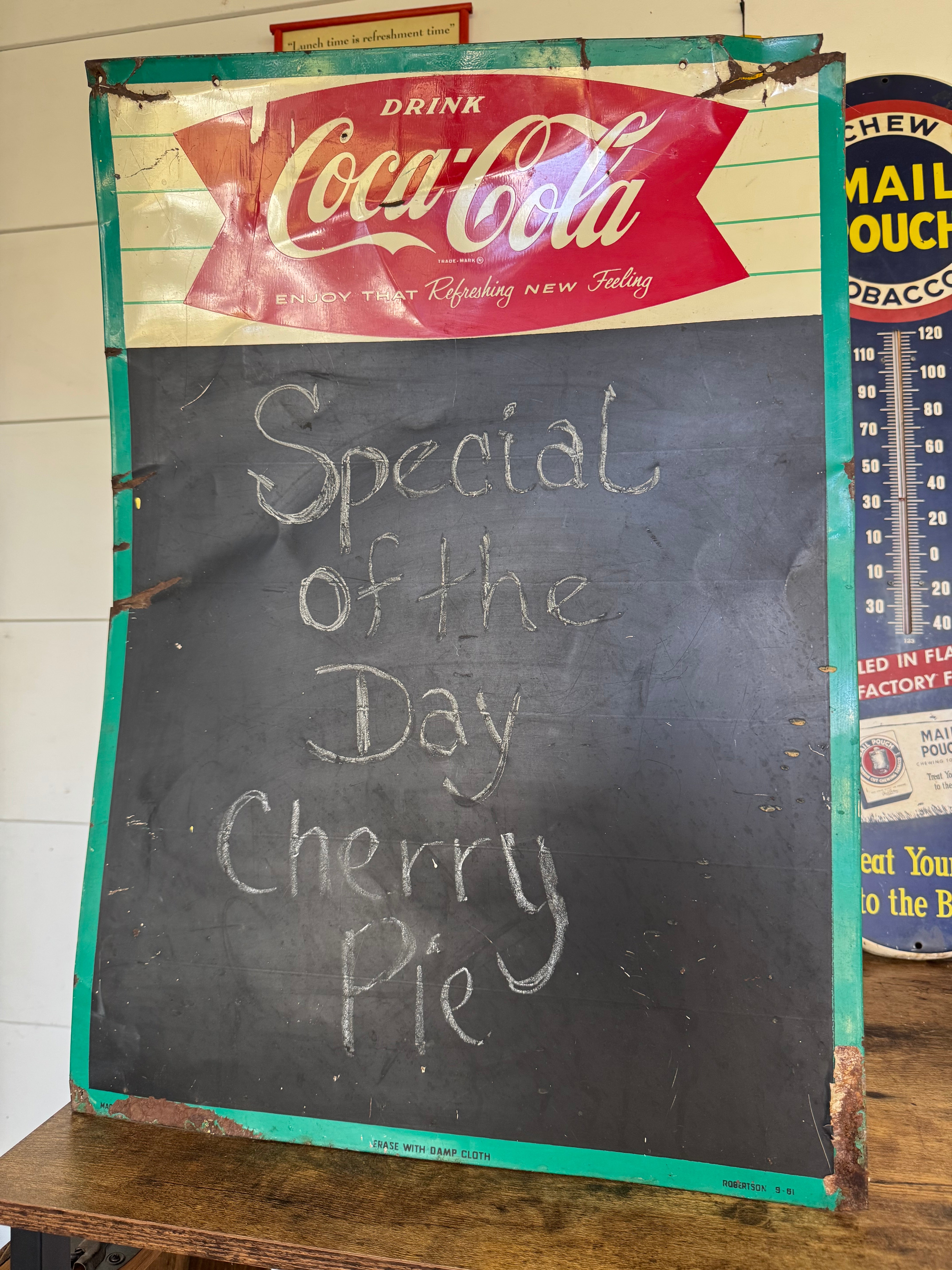 ハワイで購入　Coca-Cola ヴィンテージブランケット　30年前に購入 1961 Coca Cola Fishtail 28x20 menu Sign – Anything Vintage